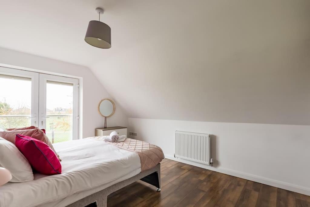 Tm - Rana Court 1 Bedroom Apartment With Balcony Oxford Exterior photo